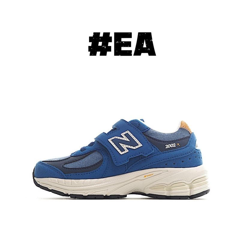 NEW BALANCE SHOES